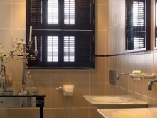 bathroom-tier-on-tier-shutters